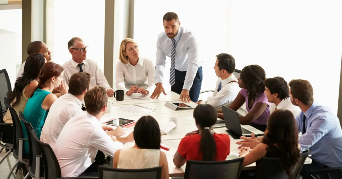 Estratégias de delegação eficaz para aumentar a produtividade da equipe
