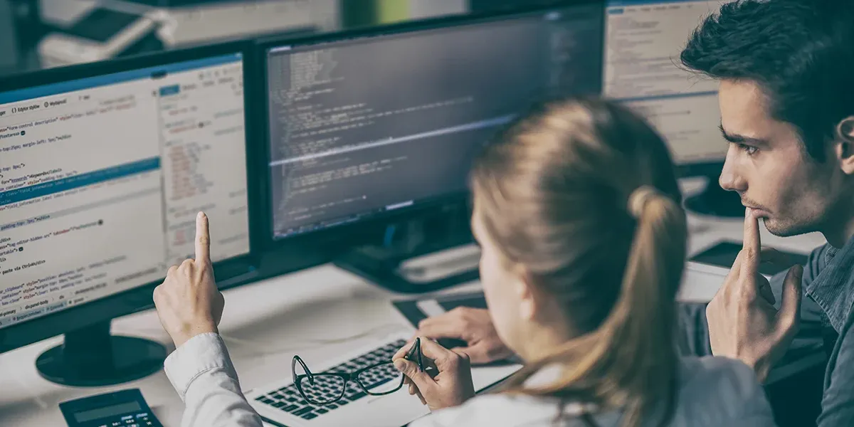 Qual é a diferença entre software e hardware?